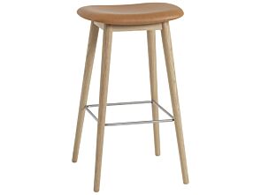 1_fiber-barstool-75-woodbase-cognac-silk-leather-oak-muuto-5000x5000.jpg