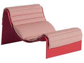 1_PETITE_FRITURE_PACKSHOT_ECLIPSE_DAYBED_RED_STRANGE LOVES FABRIC_TROIS_QUARTS.jpg