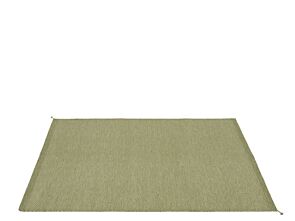 1_Ply-rug-recycled-polyester-200x300-moss-green-angle-muuto-hi-res_8.jpg