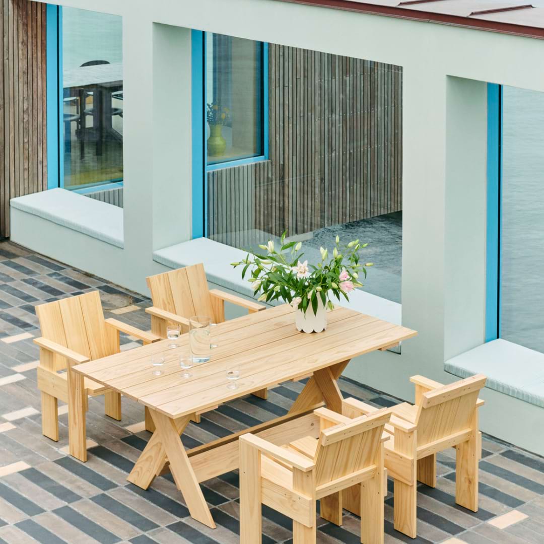 HAY_Outdoor_2024_Crate_Dining_Table_Dining_Armchair_Arcs_Vase
