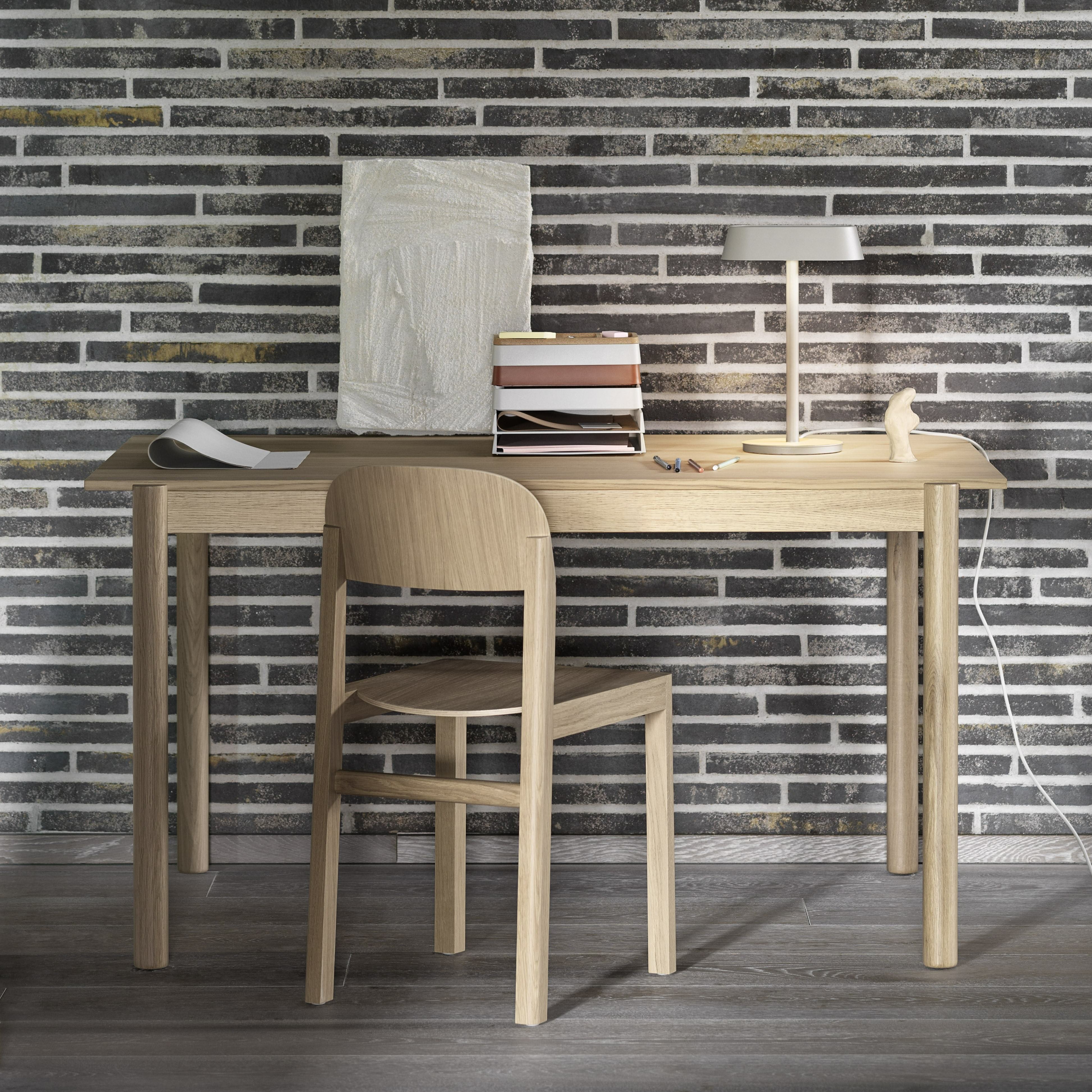 linear-table-lamp-grey-arrange-grey-terracotta-workshop-chair-oak-linear-wood-table-140-muuto-org