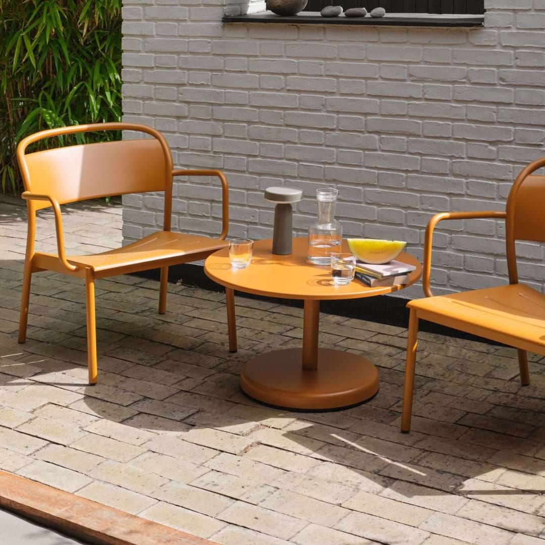 Muuto_Outdoor_2024_Linear_Steel_Lounge_Coffee_Table_Ease