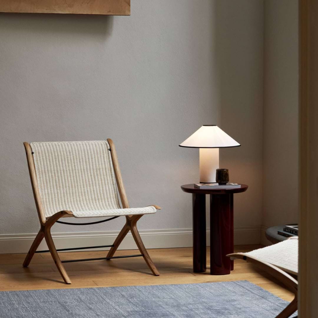 And_Tradition_Fauteuil_X_HM10_Table_Appoint_Tung_JA3