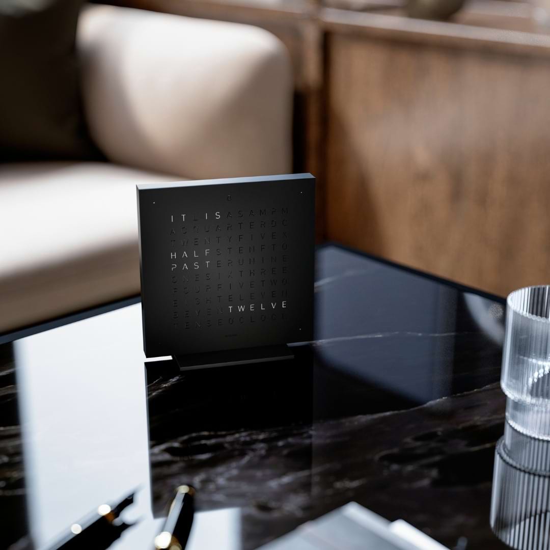 Qlocktwo_Touch_Metallic_Deep_black