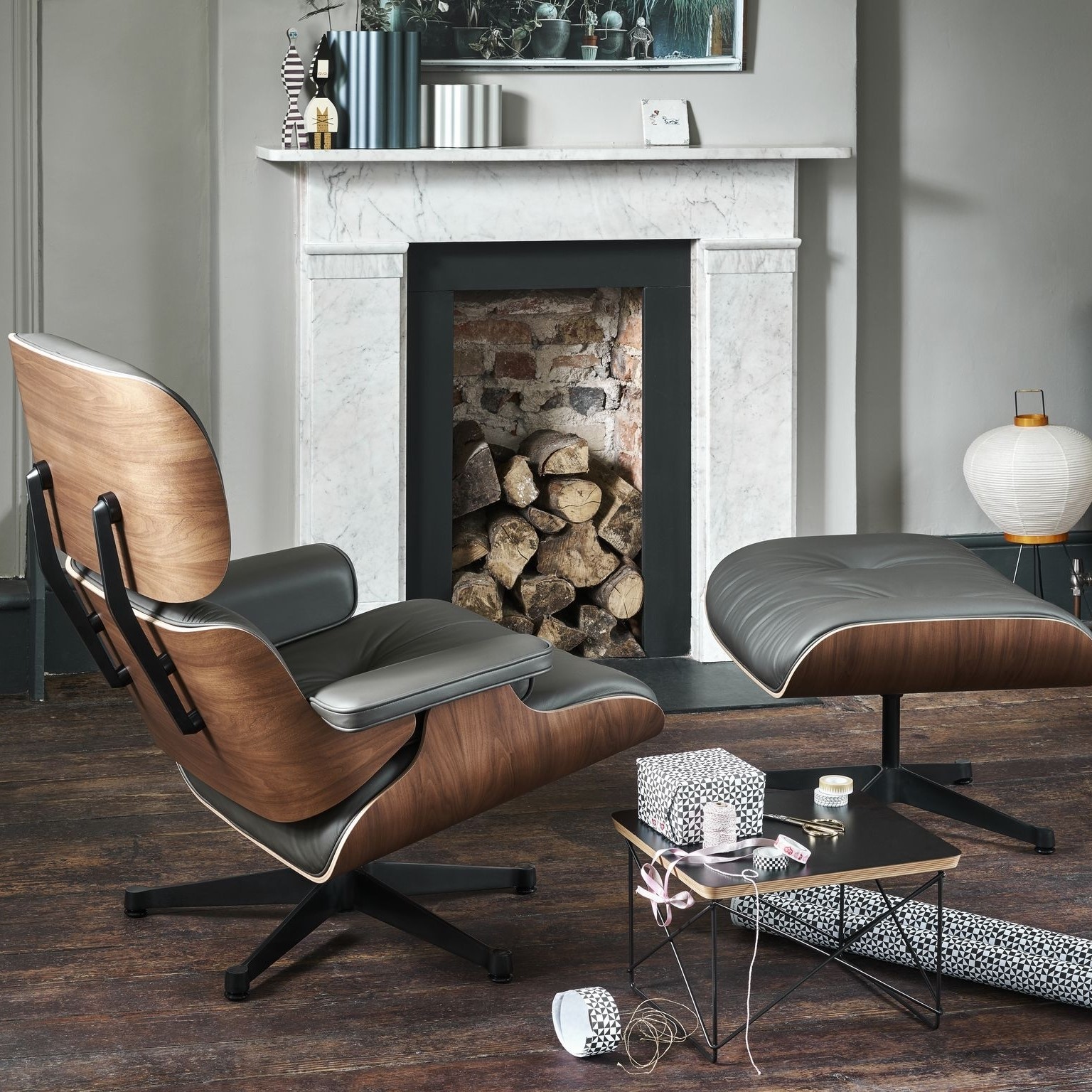 occasional table_lounge chair_vitra
