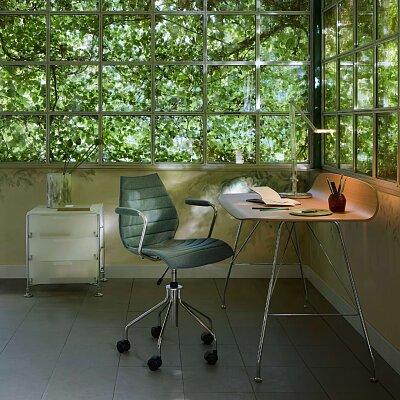 Flowerpot_&tradition_lampe_table_chaise_betty