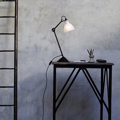 DCW_Lampe de table_205