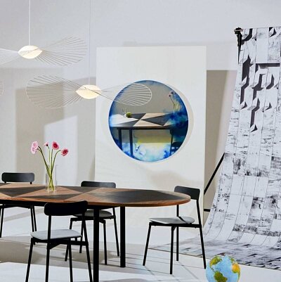 petitefriture_vertigo_table_chaise_design_francis_miroir_fauteuil_guisset_dining